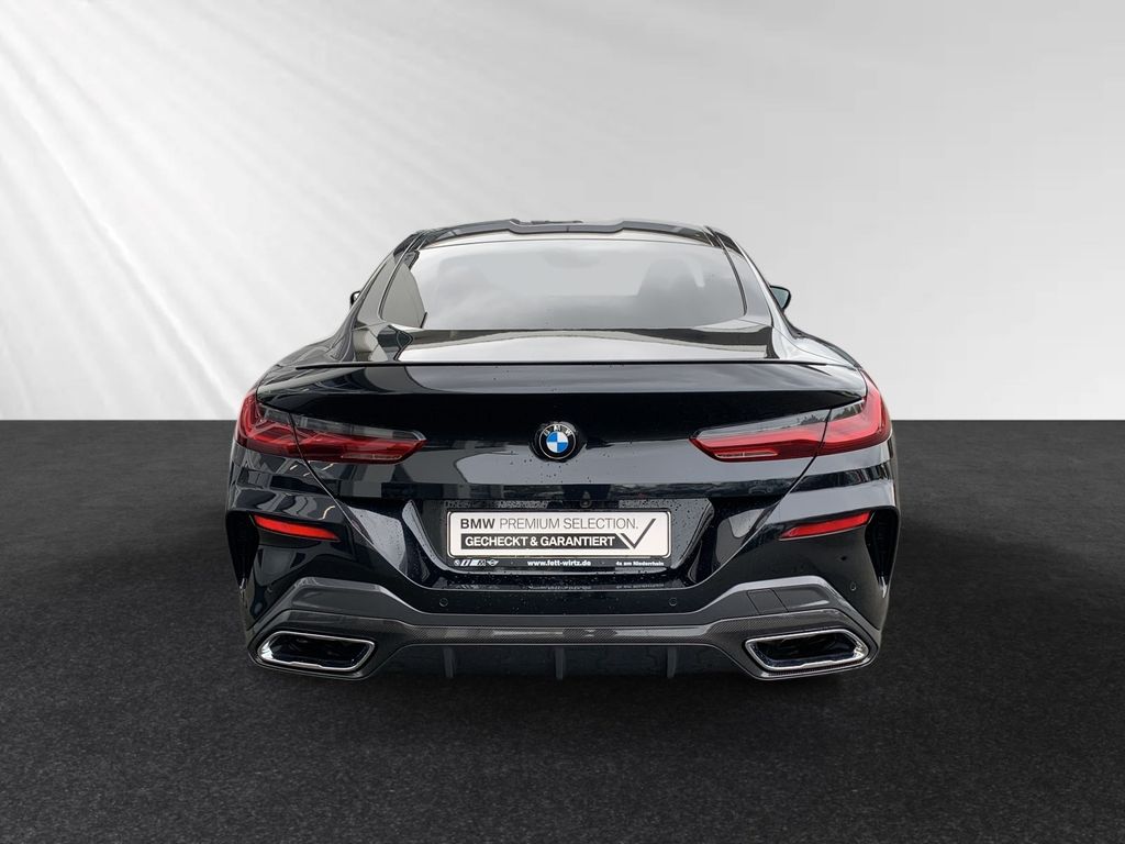 BMW M850 2022