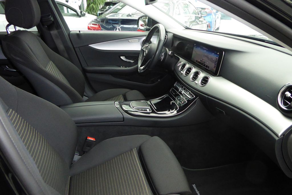 Mercedes-Benz E 300 2022