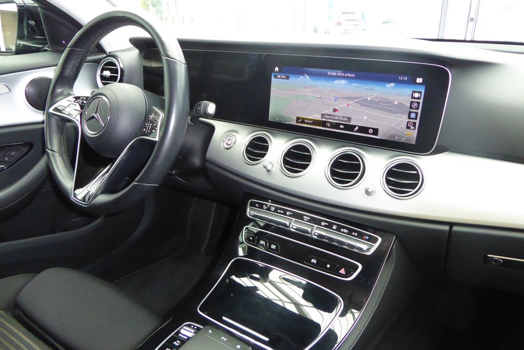 Mercedes-Benz E 300 2022