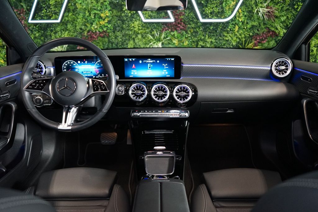 Mercedes-Benz A 200 2024