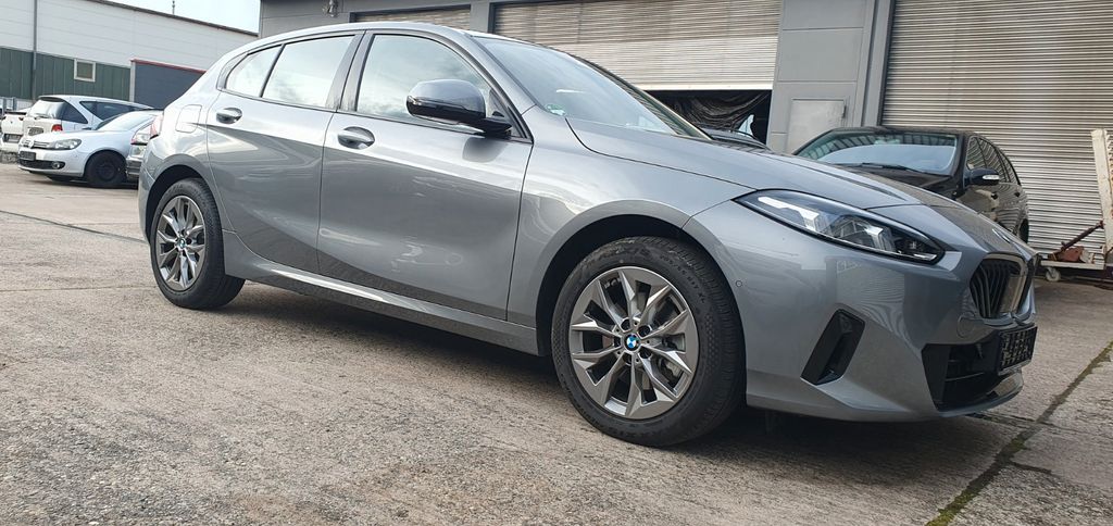 BMW 118 2024
