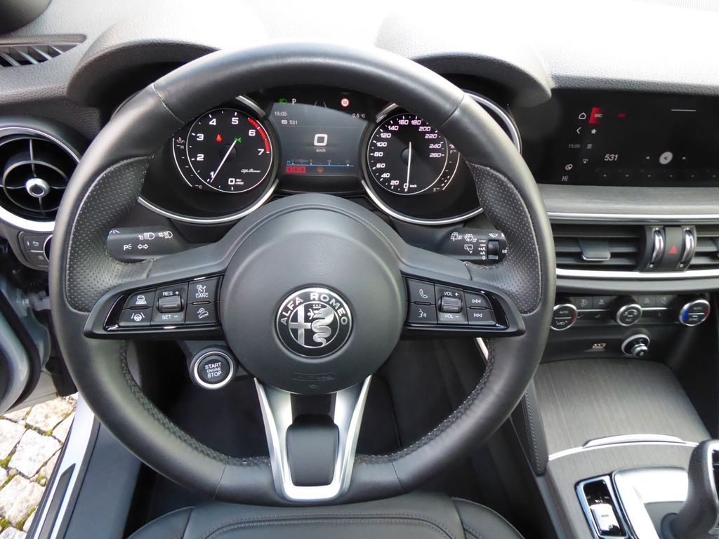 Alfa Romeo Stelvio 2023