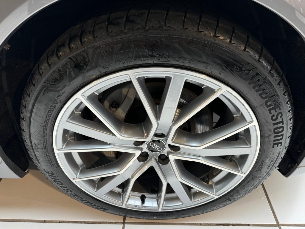 Audi e-tron 2023