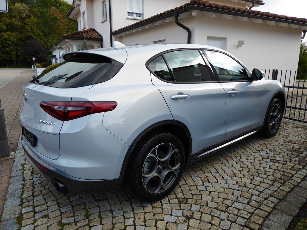 Alfa Romeo Stelvio 2023
