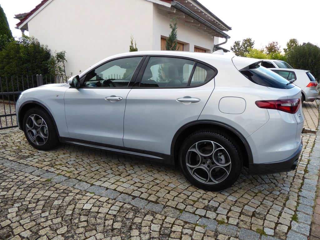 Alfa Romeo Stelvio 2023