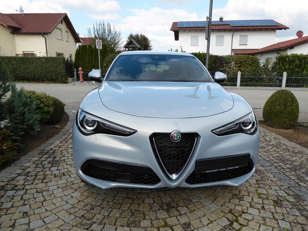 Alfa Romeo Stelvio 2023