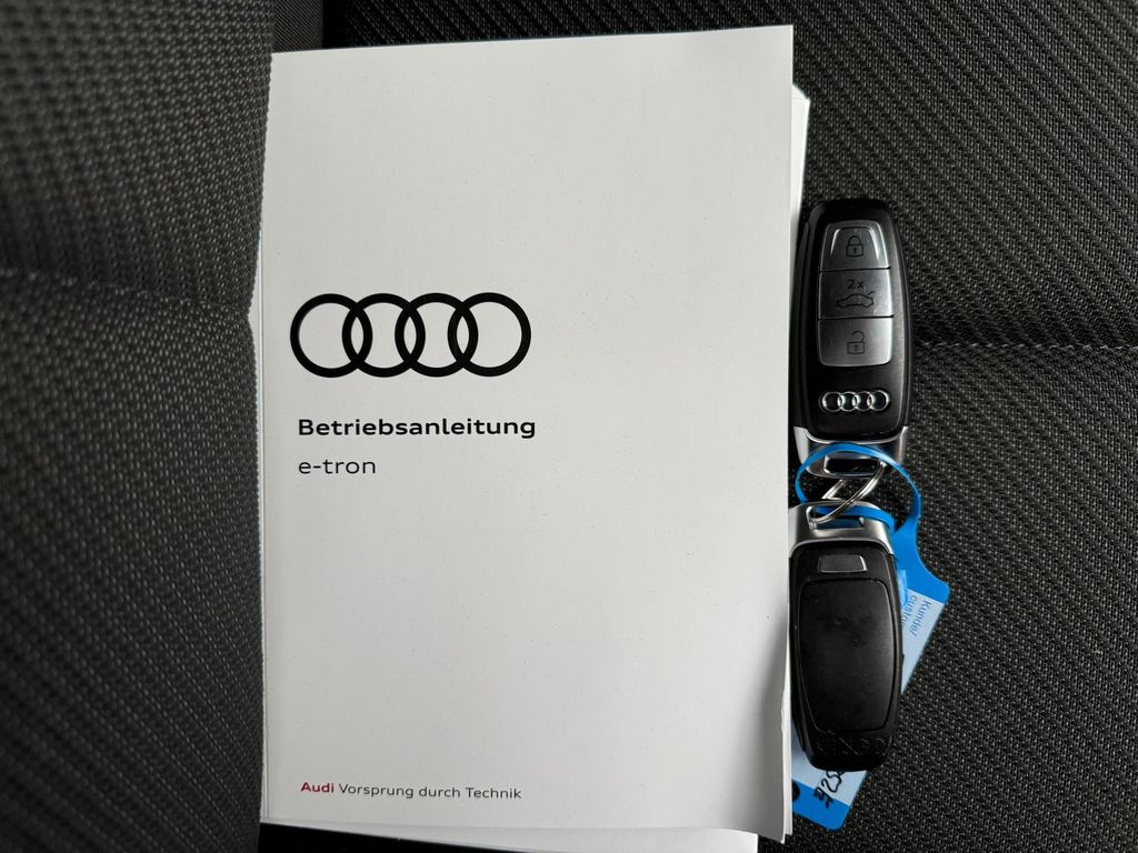 Audi e-tron 2023
