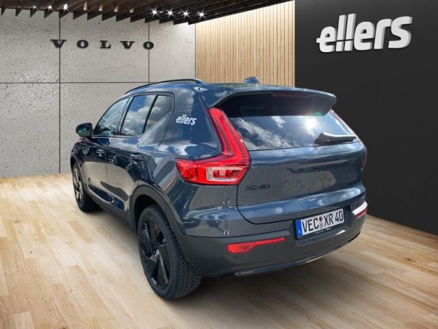 Volvo XC40 2025