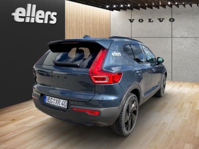 Volvo XC40 2025