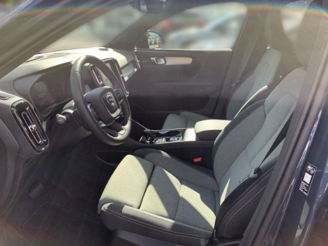 Volvo XC40 2025