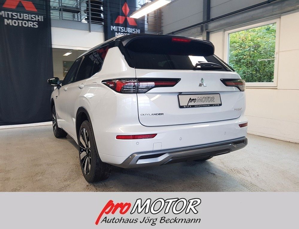 Mitsubishi Outlander 2025