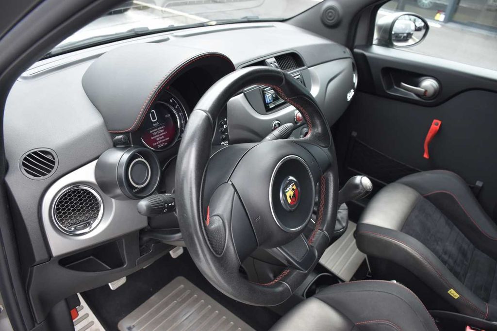 Abarth 695 2016