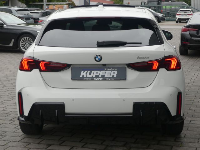 BMW 120 2024