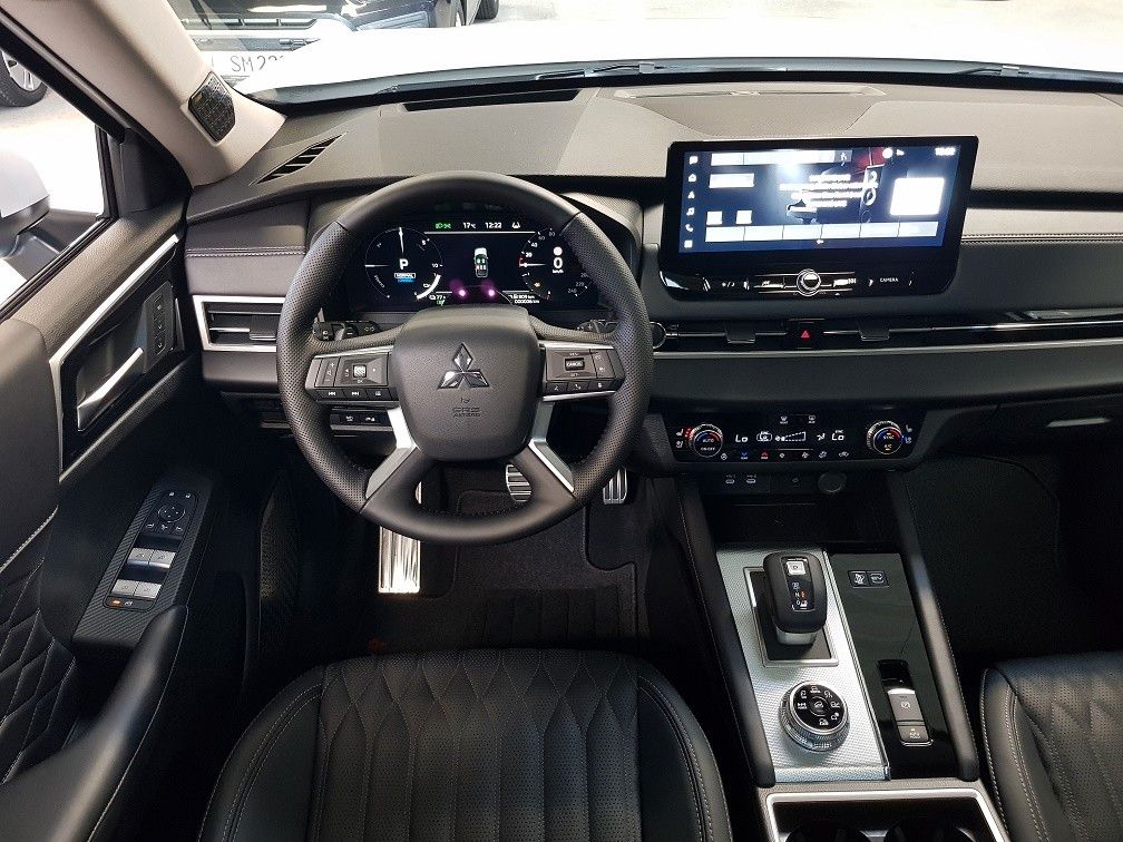 Mitsubishi Outlander 2025