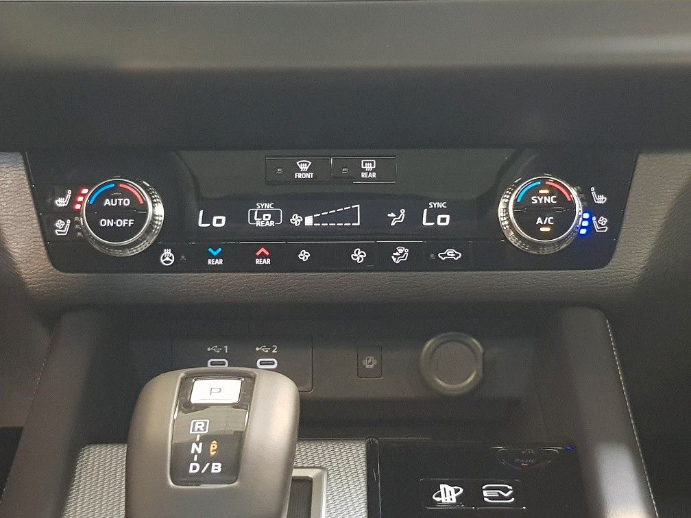 Mitsubishi Outlander 2025