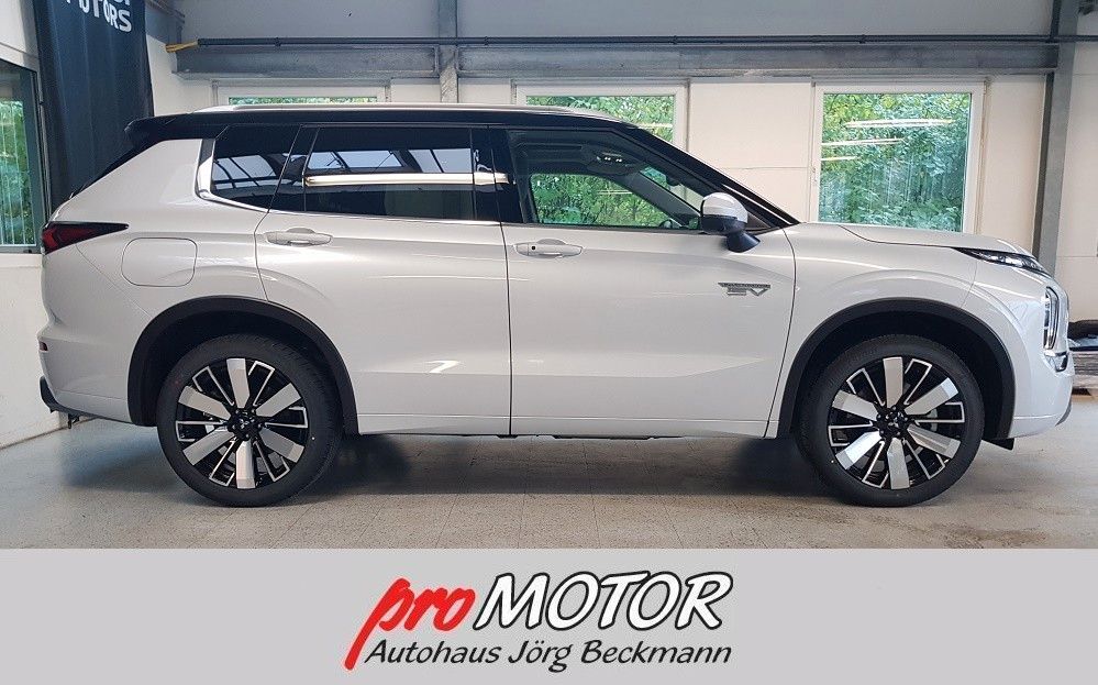 Mitsubishi Outlander 2025