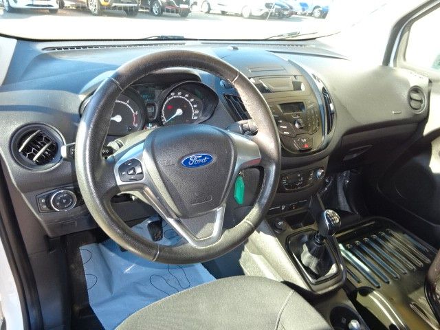 Ford Transit Courier 2021