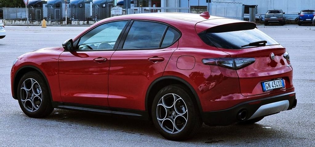 Alfa Romeo Stelvio 2023