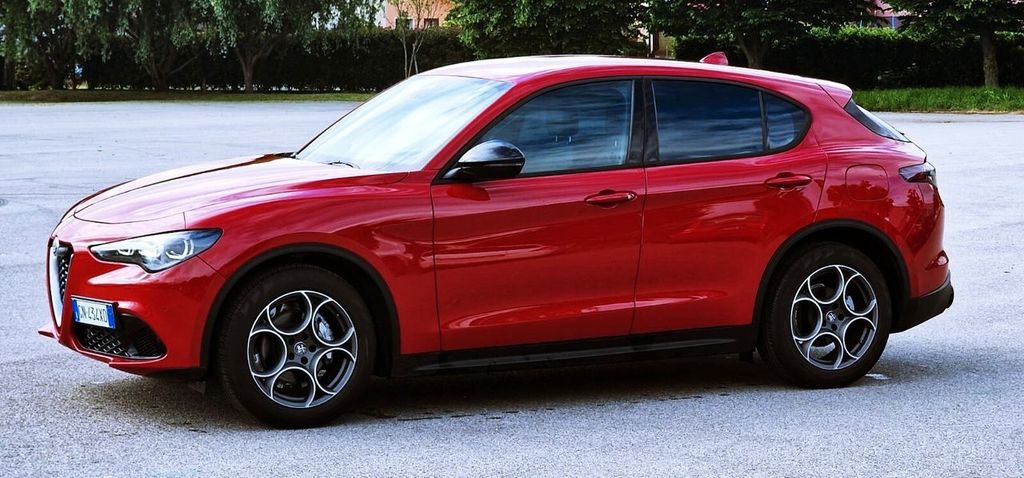 Alfa Romeo Stelvio 2023