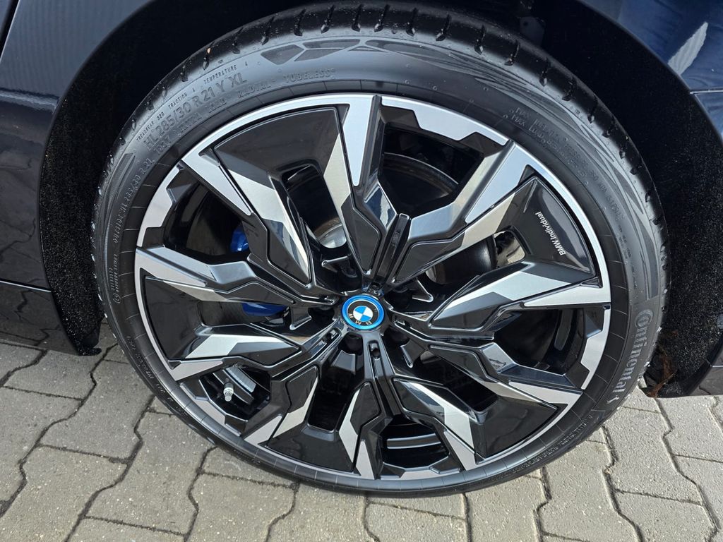 BMW i5 2024