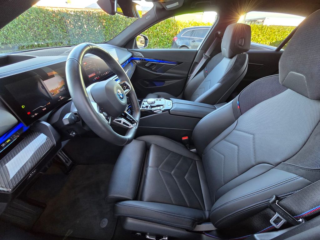 BMW i5 2024