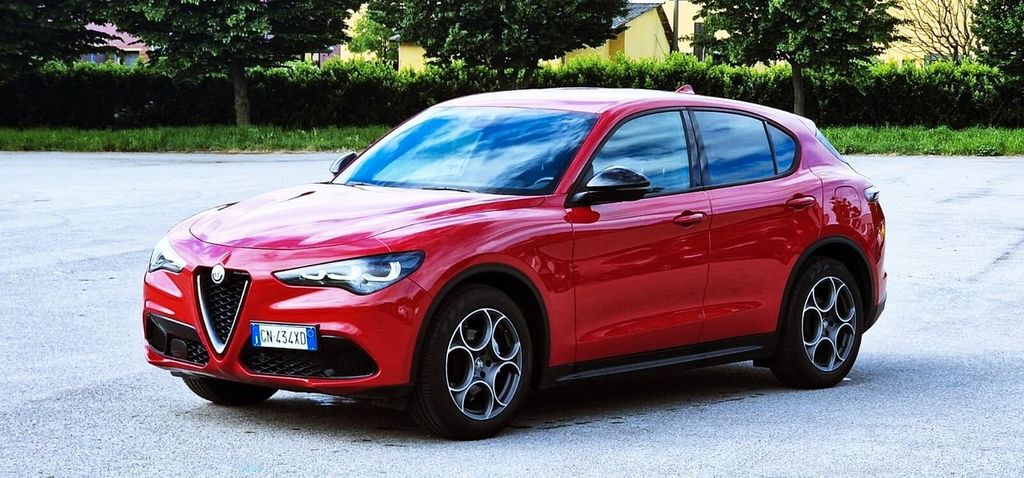 Alfa Romeo Stelvio 2023
