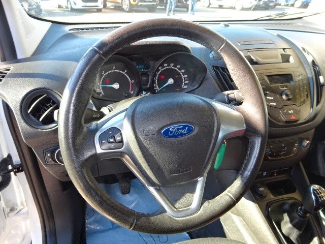 Ford Transit Courier 2021