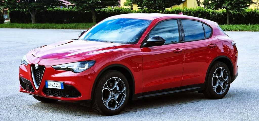 Alfa Romeo Stelvio 2023