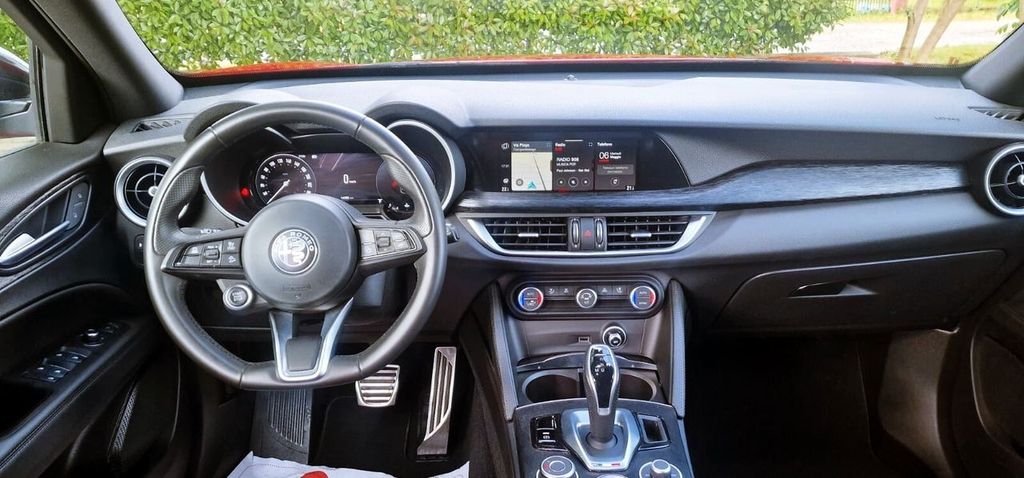 Alfa Romeo Stelvio 2023