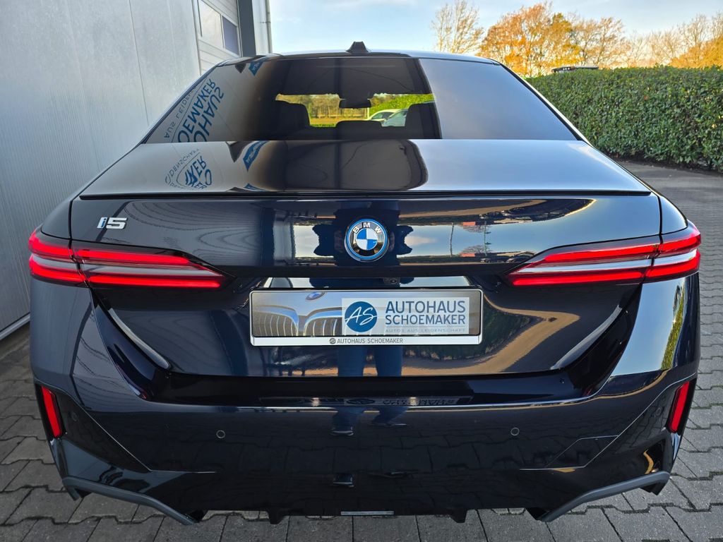BMW i5 2024