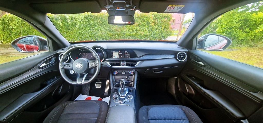 Alfa Romeo Stelvio 2023