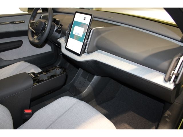 Volvo EX30 2024
