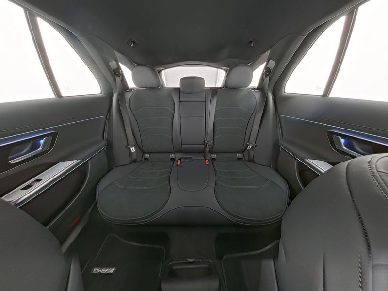 Mercedes-Benz E 300 2025