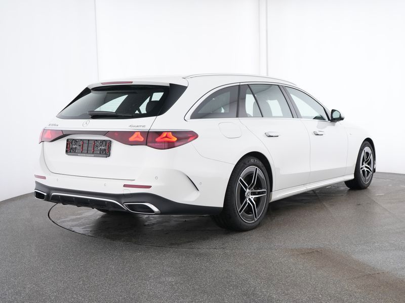 Mercedes-Benz E 300 2025