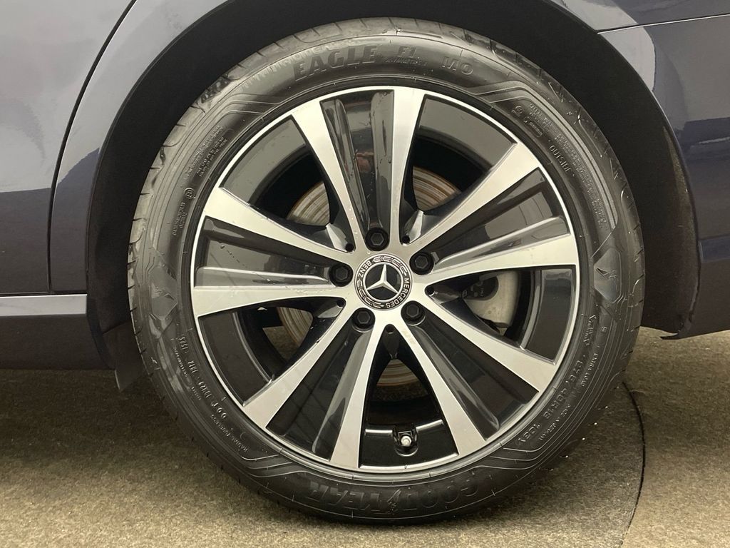 Mercedes-Benz E 300 2023