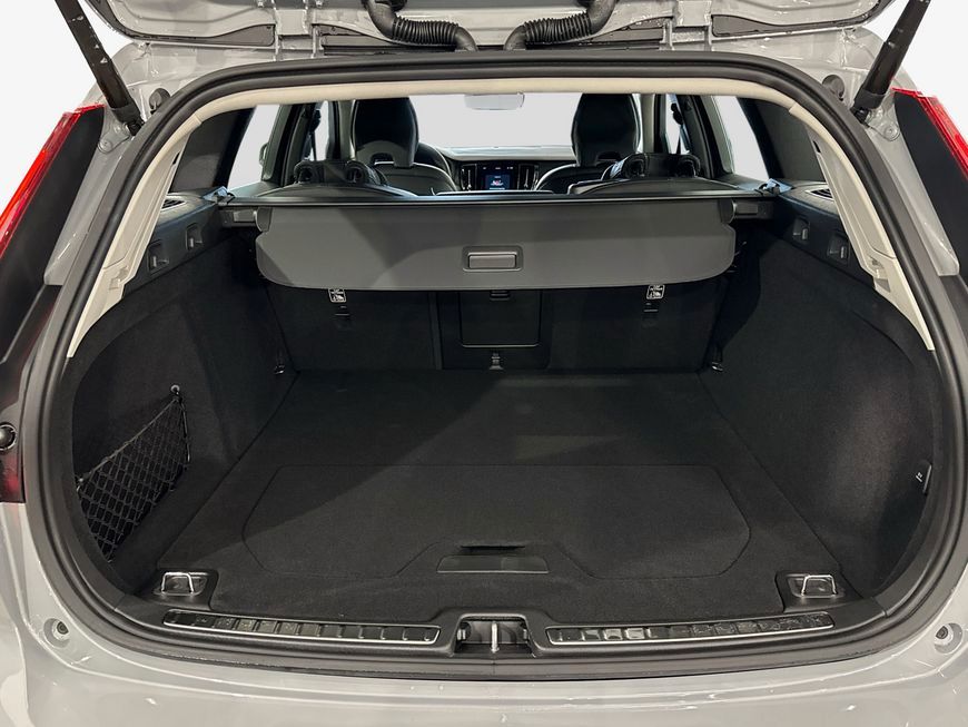 Volvo V60 Cross Country 2024