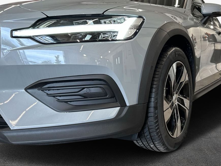 Volvo V60 Cross Country 2024