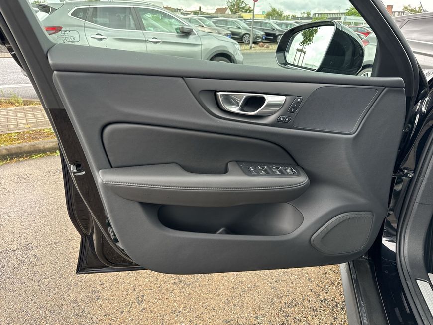 Volvo V60 Cross Country 2024