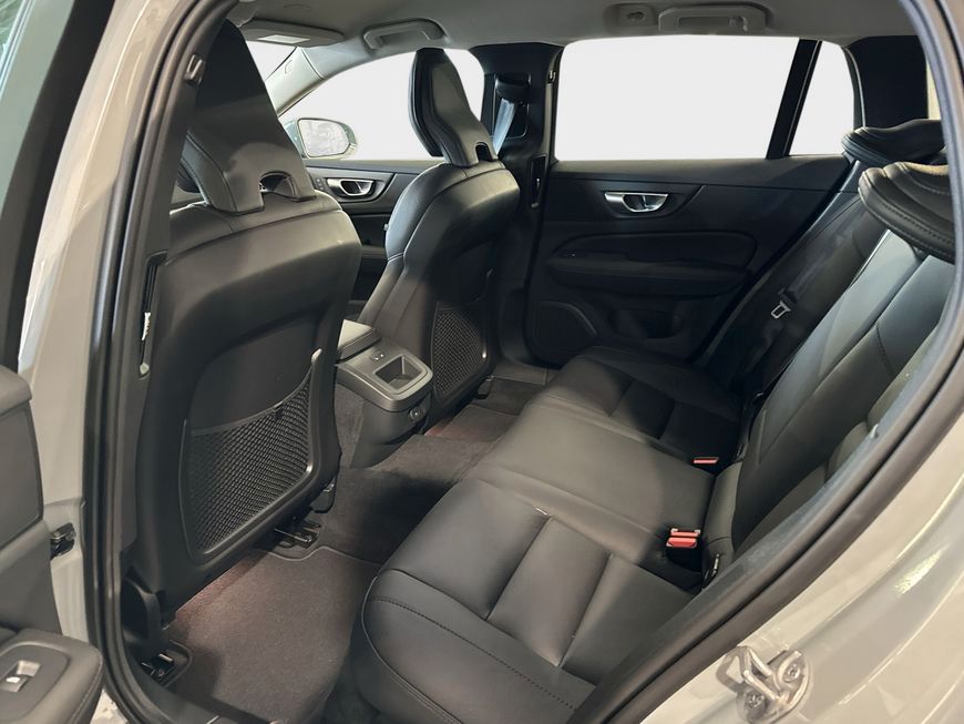 Volvo V60 Cross Country 2024