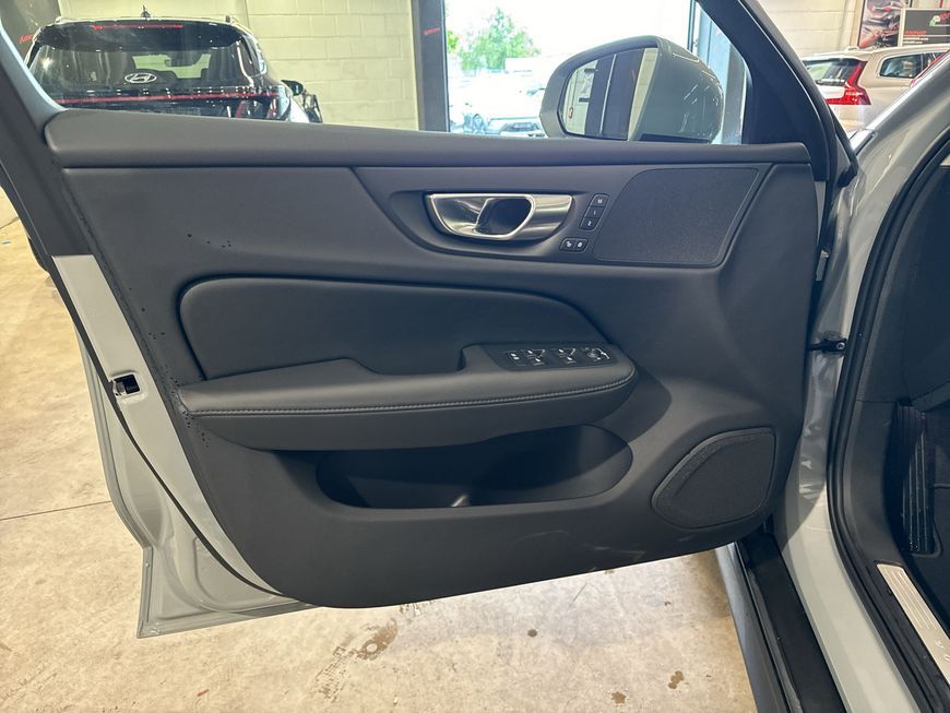 Volvo V60 Cross Country 2024