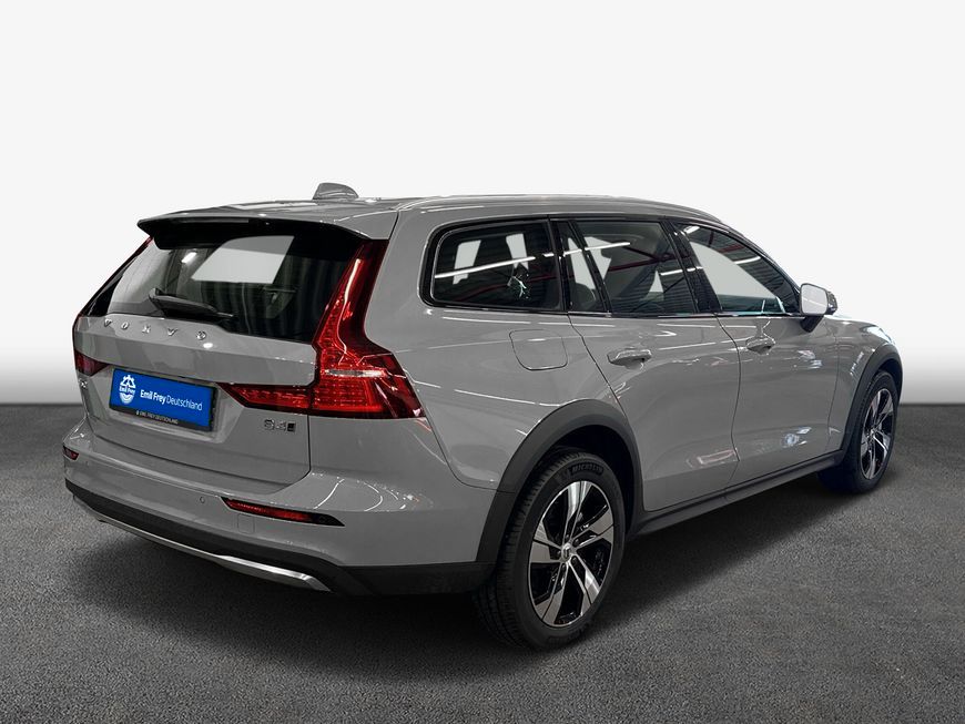 Volvo V60 Cross Country 2024