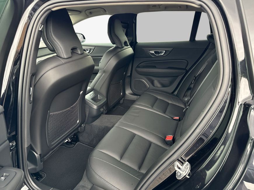 Volvo V60 Cross Country 2024