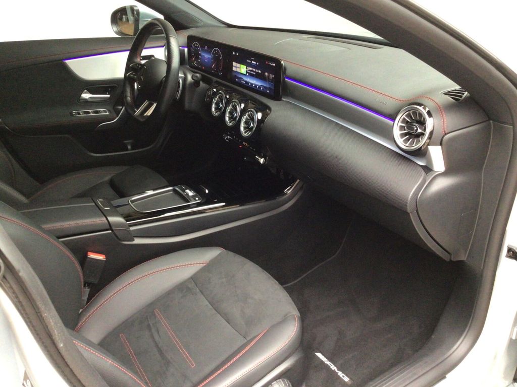 Mercedes-Benz CLA 200 Shooting Brake 2024