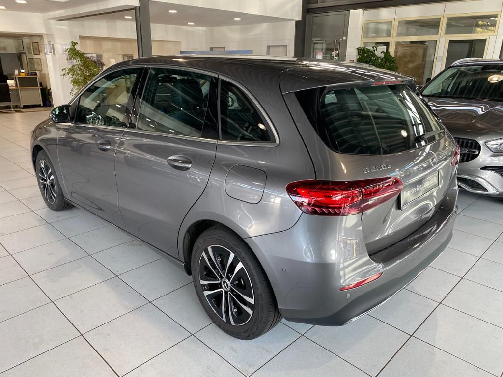 Mercedes-Benz B 250 2024