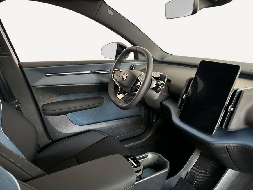 Volvo EX30 2024