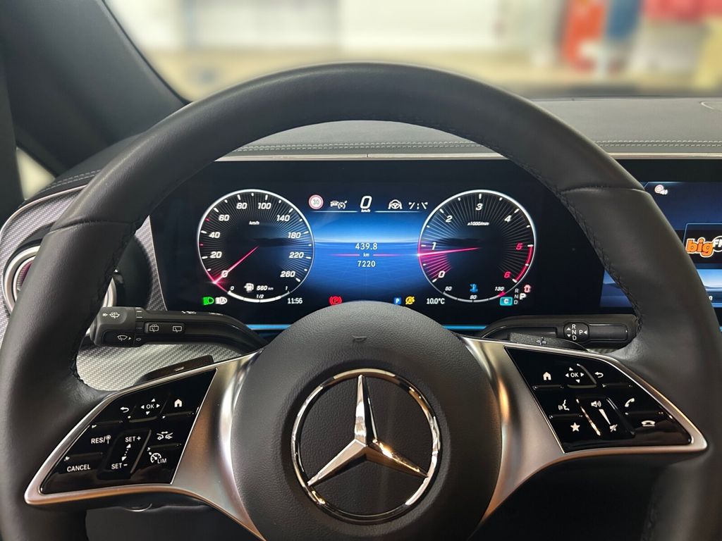 Mercedes-Benz 2025