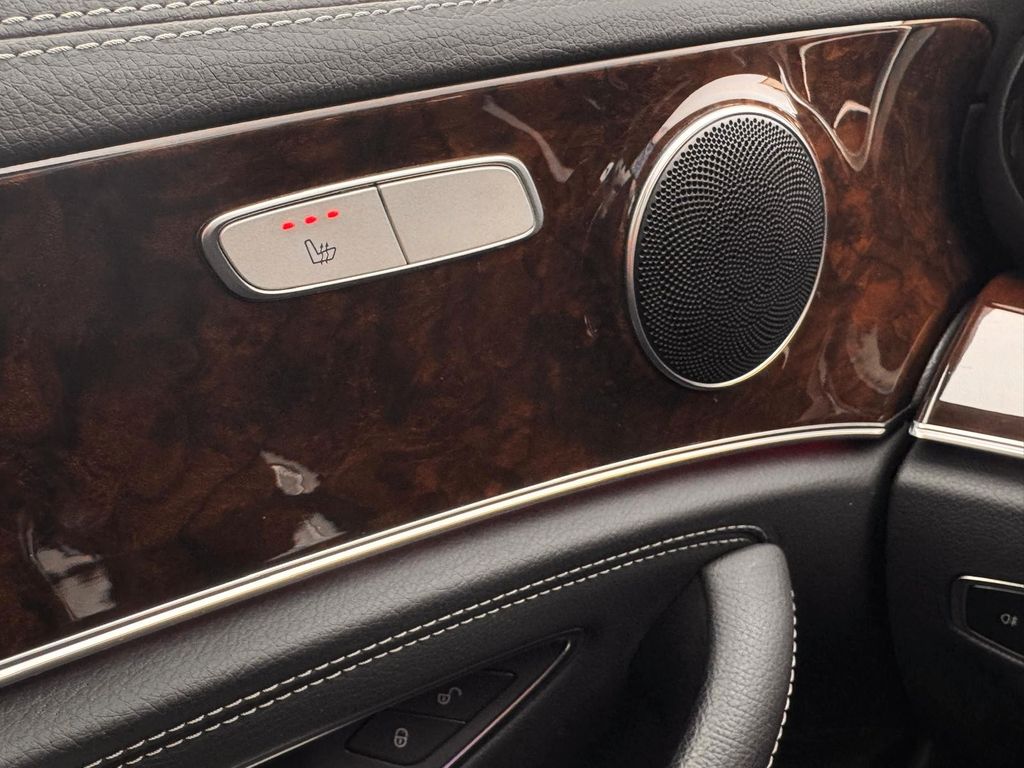 Mercedes-Benz E 300 2022