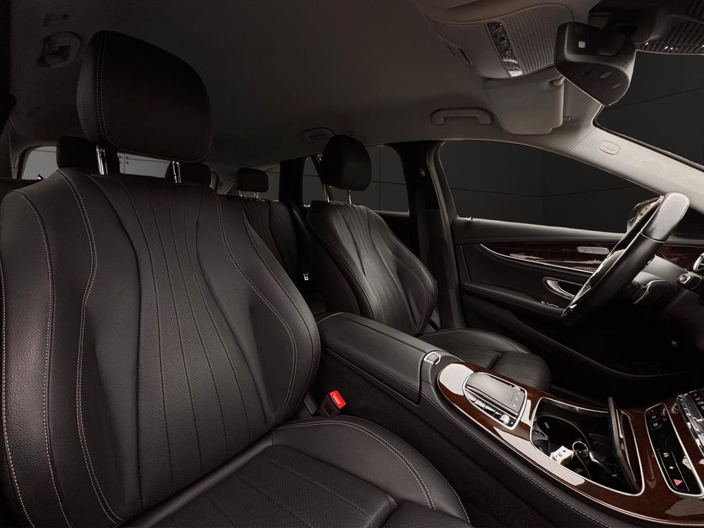 Mercedes-Benz E 300 2022