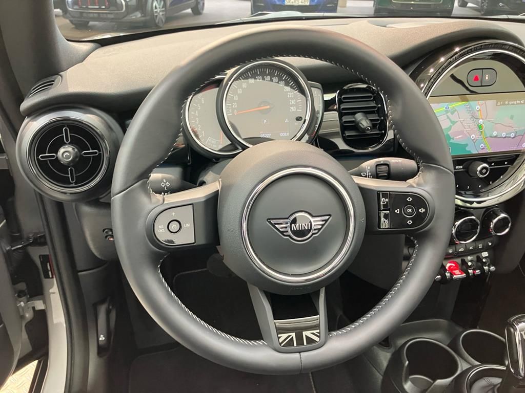 MINI Cooper Cabrio 2024