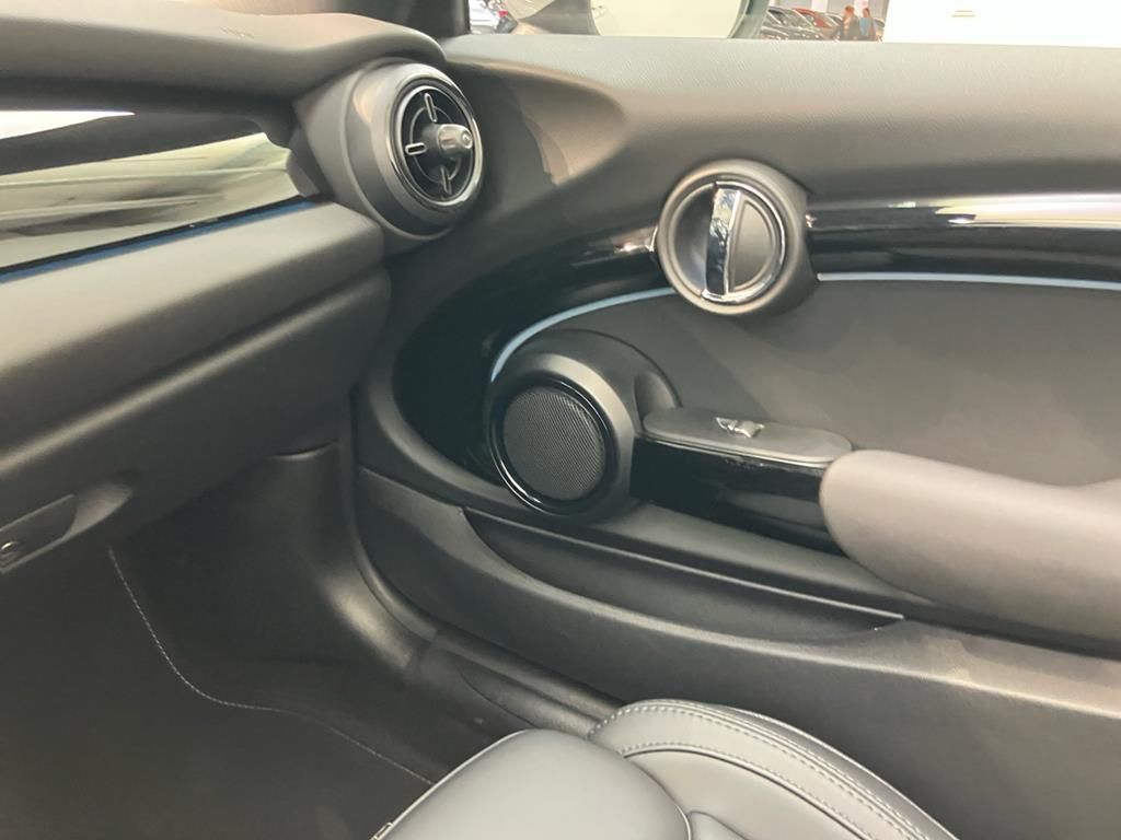 MINI Cooper Cabrio 2024